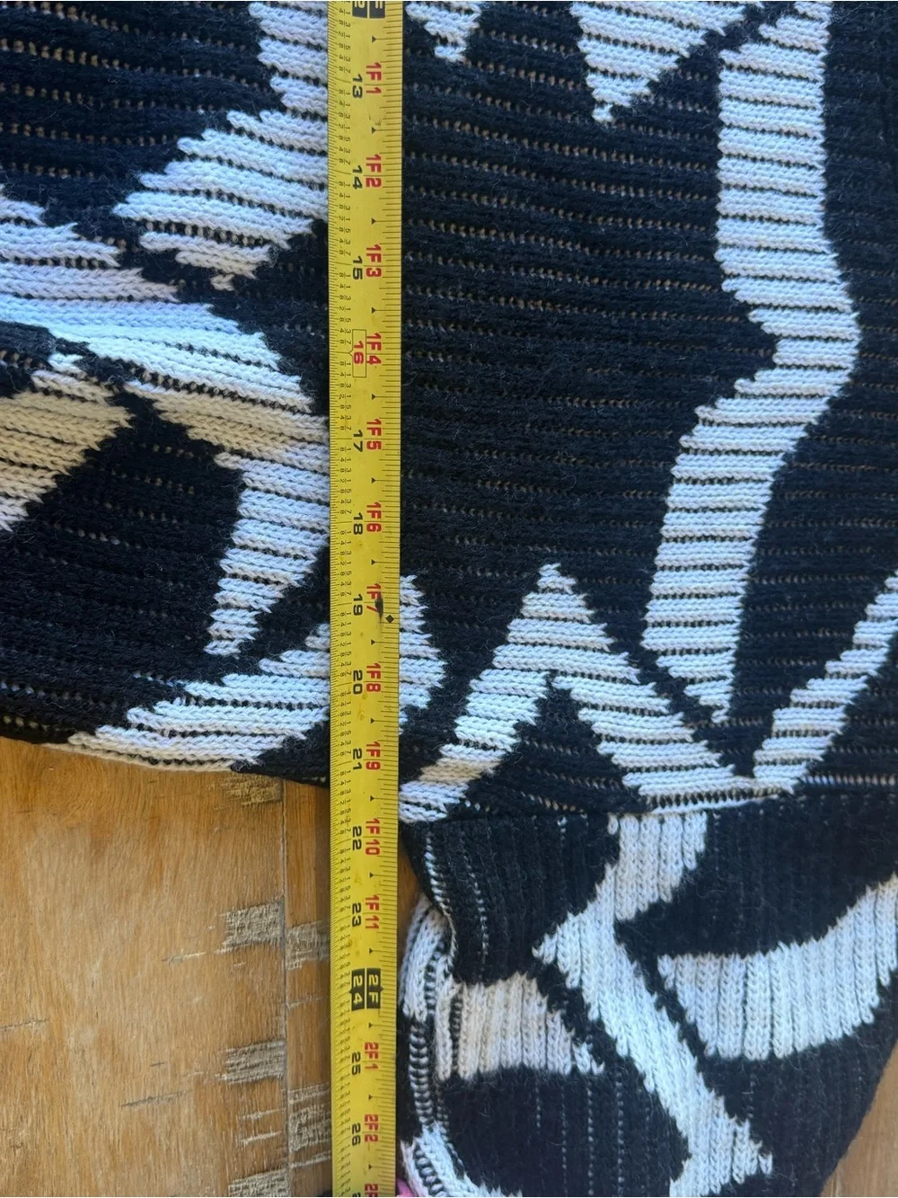Vintage Sergio Valente Black & White Abstract Graphic Crewneck Sweater